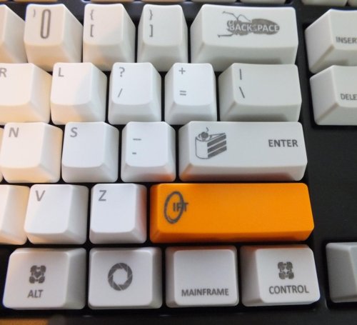 XXX thegameisalife:  Teclado de Portal visto photo