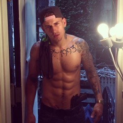 leprinceofsins:  igorstepanov:  The hood got me feeling some type of way  i would let you fist me  Yup