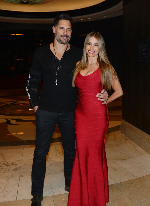 daily–celebs:12/31/14 - Sofia Vergara + Joe Manganiello having dinner at Strip House in Las Ve