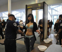 thepublicproperty:  Now, I have a legal reason for being nude in public. Next time in an airport, I’m taking all my clothes off.   mmmm full body cavity search her!