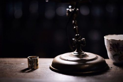 Ring オブジェのような存在感。 ・ ・ ・ #指輪#ring  #lightandshadow  #coffee  #coffeetime  #sonodacoffee  #xt20 #fx35m