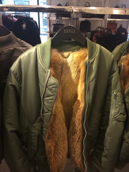 sailorprivncess:  uptownsown-carpediem:  Bless bomber jacket w/fur lining smh….so Beast   WANT