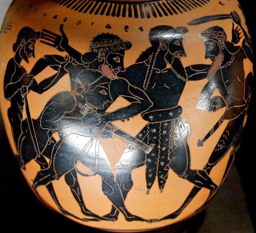 lionofchaeronea:Odysseus and Ajax dispute over the arms of Achilles.  Attic black-figure oinochoe, a
