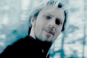 booknerdswiftie:  THAT LITTLE SMIRK WHEN HE LOOKS BACK