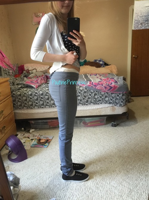 poutineprincess:  I feel like such a grownup in this outfit… Sort of. 