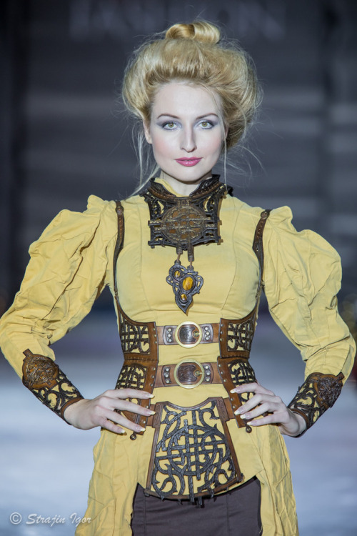 Andrew Kanounov, spring/summer 2017, “Architecture Decadence” (click to enlarge)