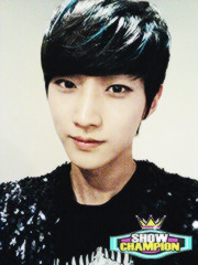 forewalls:  9 favorite selcas of jinyoung          