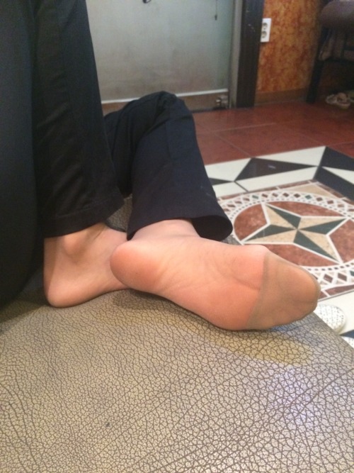 stussy30:노래방 주인 아줌마 www.pantyhosecam.net/tag/pantyhose/