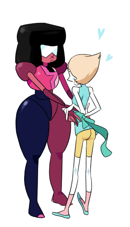 bbwind:  I sooo love the newest episode, Friend Ship!!!! Poor Pearl… She’s so adorable and Garnet was always my favorite but by this episode I love her even more 