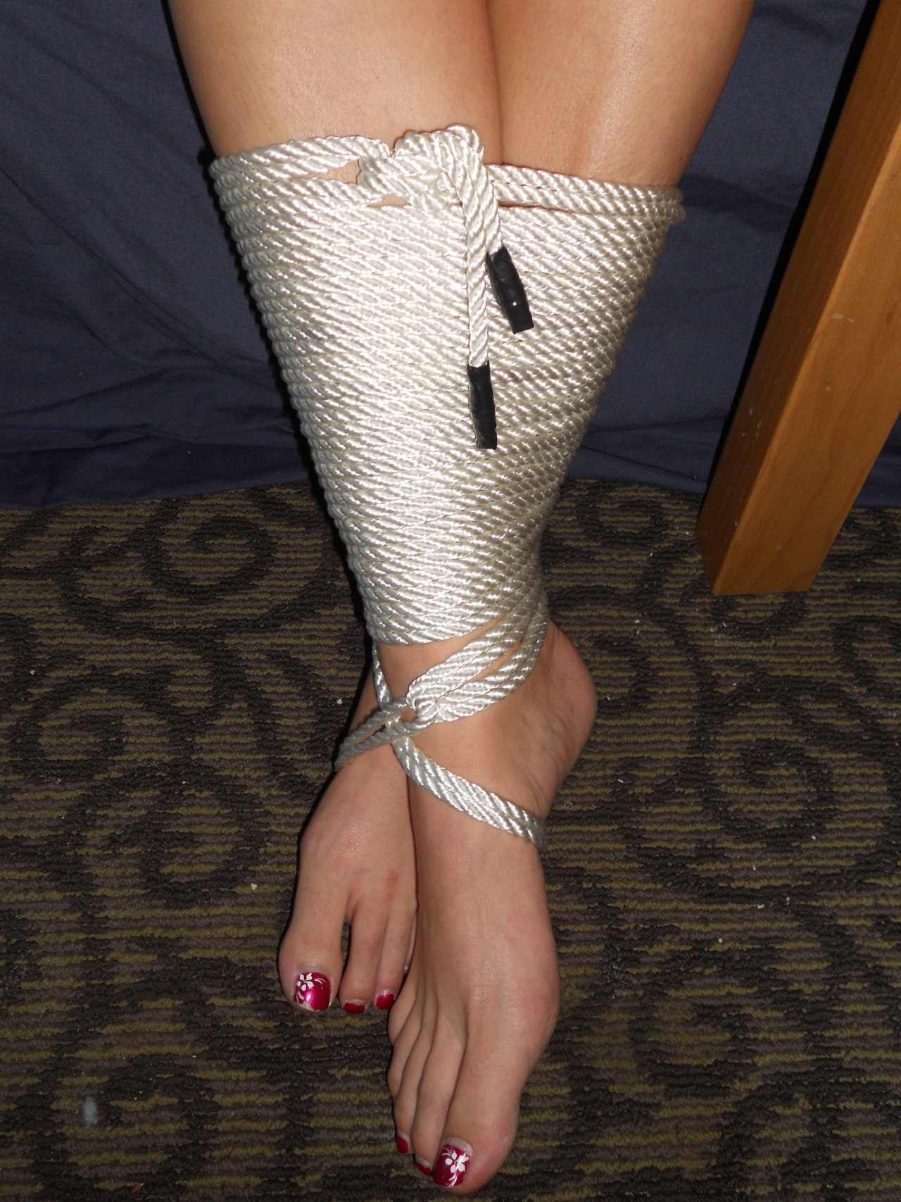 deviantcpl:  REBLOG HER!!!! 