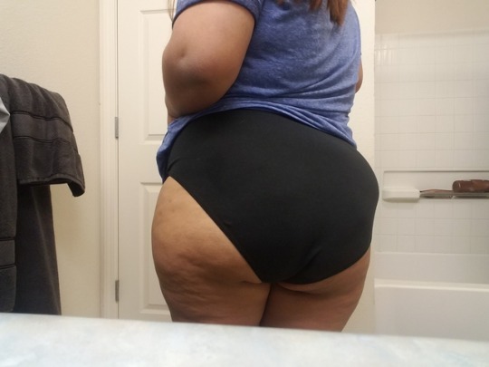 shades-of-peaches:  Hey I took a few pics Cant do request this week because of siblings being home this week (but any cash helps )https://www.paypal.me/softieluvzs