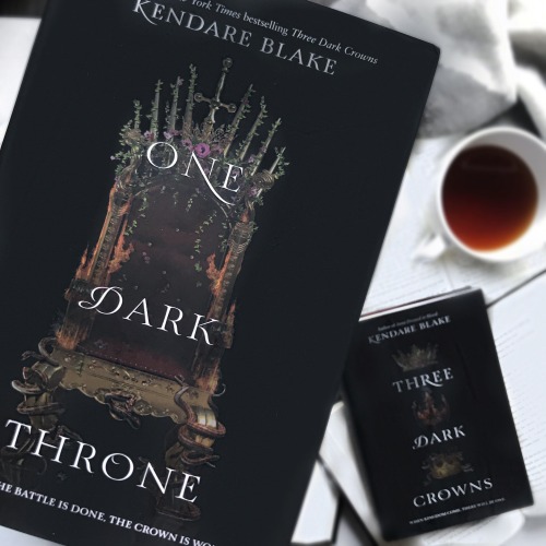 Happy Book Birthday to One Dark Throne by @kendareblake !!