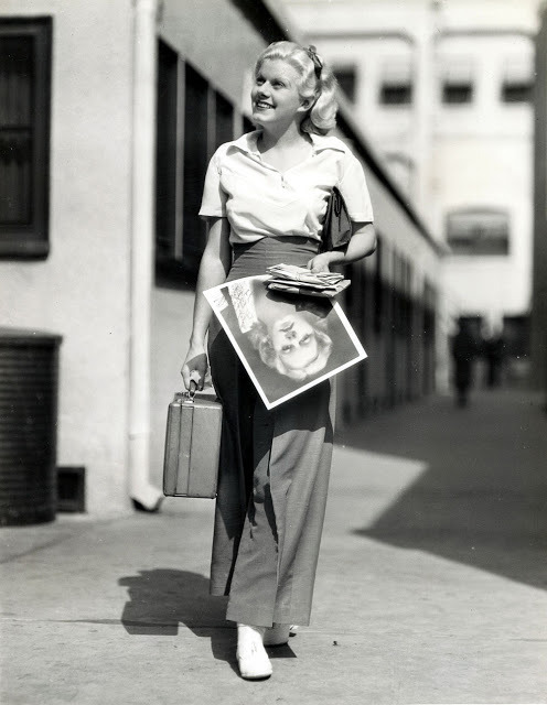 mothgirlwings:  Happy Birthday, Jean Harlow - (March 3rd,1911 - June 7th, 1937) “A square shoo