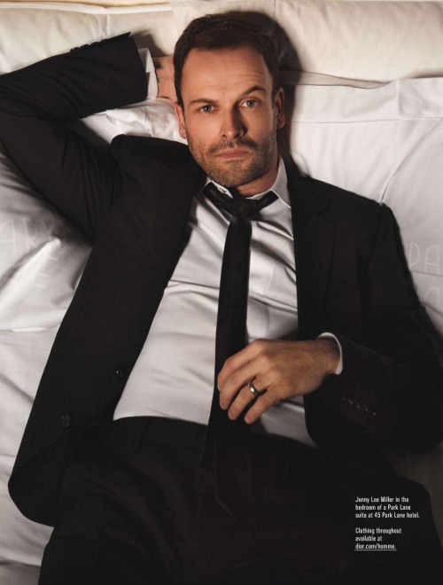 cumbermums:nerd-utopia:Jonny Lee Miller (Photos By: Mark Mann)Okay - I NEED this! NOW!!!You know wha