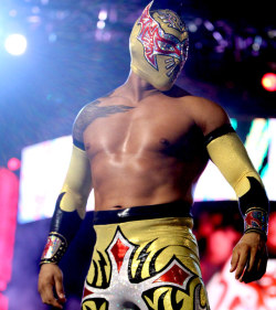 fishbulbsuplex:  Sin Cara