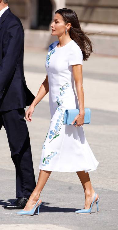 May 17, 2022: King Felipe and Queen Letizia offer an official welcome to Sheikh Tamim bin Hamad Al T