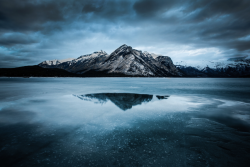 nubbsgalore:the vermillion lakes of banff (previously featured) photographed by callum snape 