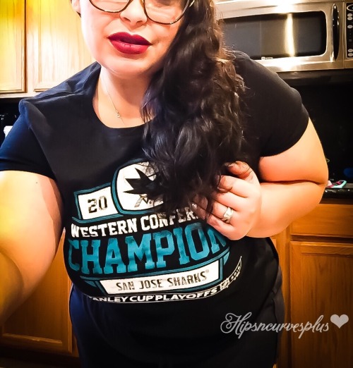 54395:  hipsncurvesplus:  We made to the finals! Please Sharks, don’t break my heart again!   May the best team win. (Please let it be the Sharks, Lord Stanley).  Beautiful