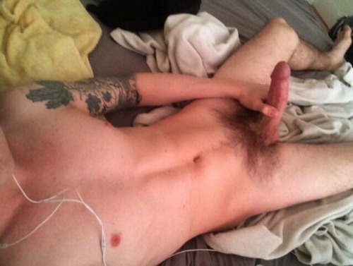 nakidcelebs:  seriouslyletsmakeout:  Oh hey adult photos