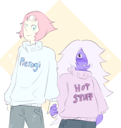 rin-trash:  They went out and bought customized sweaters for each other &lt;3(you will now find me in the deep deep Pearlmethyst hole i dug myself into ;) ) 