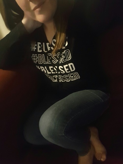 sanierence: It’s a cuddle on the couch kinda day! Wish we could see you doing some humping on 