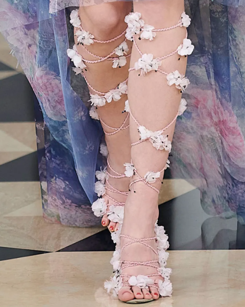 glowdetails:  shoe details @ alexis mabille