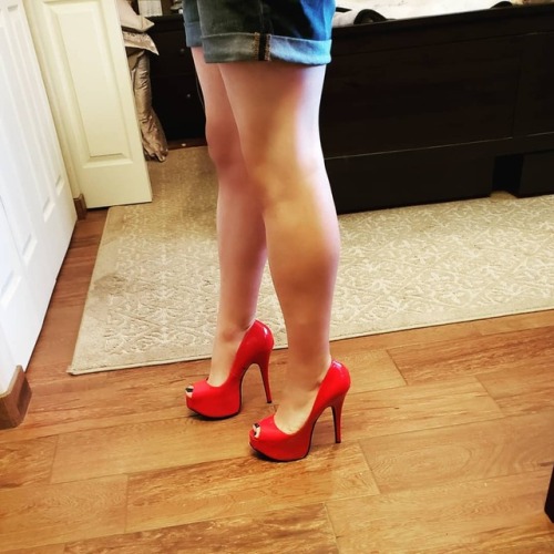 the-lexa:  Pow! #legs #legsfordays #highheels #bordelloshoes #redhighheels #shoeporn https://www.instagram.com/p/BocWPUSgTyO/?utm_source=ig_tumblr_share&igshid=dmhy23u44boy