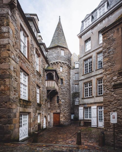 utwo:Saint-Malo, Bretagne, France© t. hansegang Hadn’t heard about Saint-Malo before, but have wante