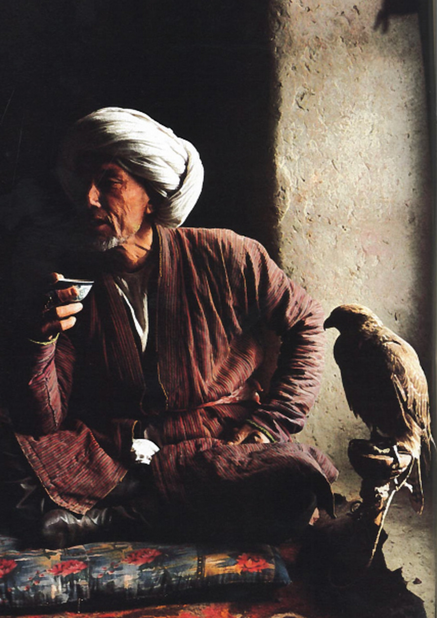 warkadang:   Turkmen Man, Afghanistan National Geographic November 1973  Resized