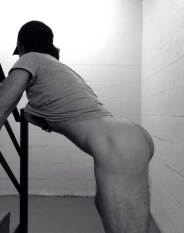 jmicheald:  youngteenboi:  This guy is gunna make me cum!  Wow! Hotttt