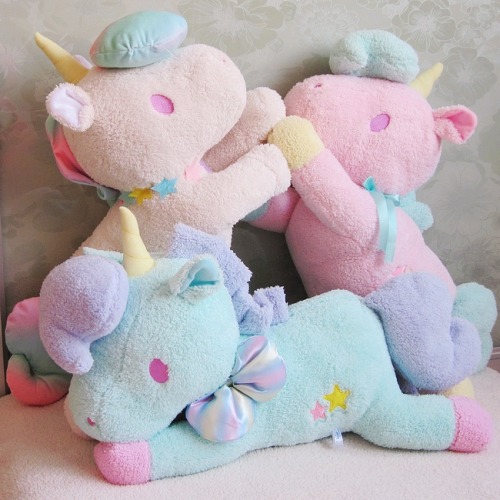 carnal-cravings:  Aww. Fluffy pastel uni’s!  (You know you want them!)