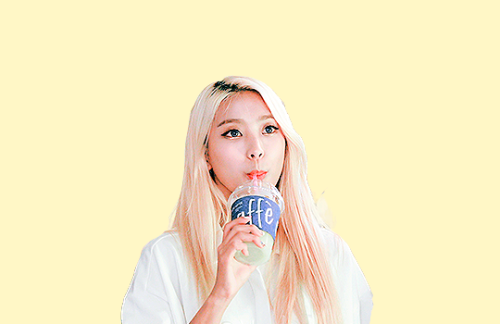 Bora + her drink 