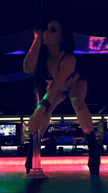 bby-bunni:dancin like theres somthin to believe in