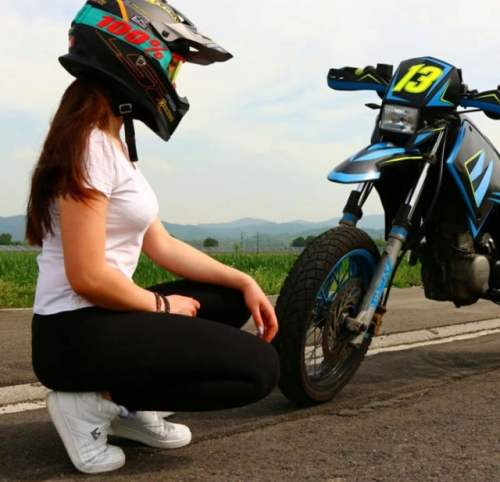 Happy Thursday with the beautiful @supermotoliebe