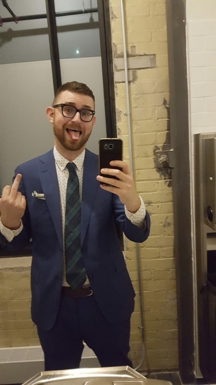 masc4cruller: Since @goldfarts won’t make his own 7 selfies (tagged by @otter4hwpdumplings) I 