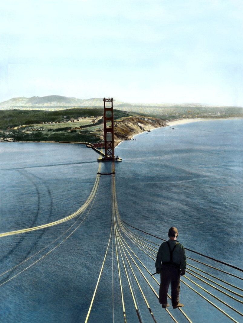 vieuxmetiers:  La construction du Golden Gate Bridge, à San Francisco, 1930’s.