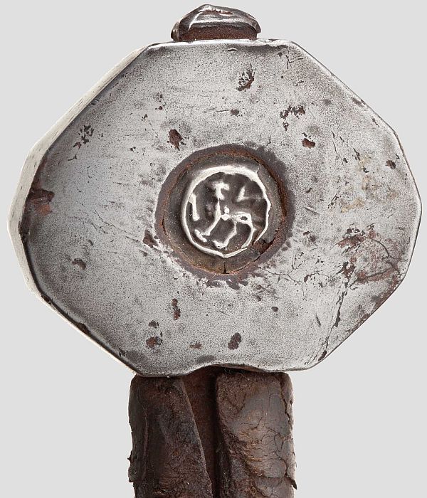 art-of-swords:  German Medieval “Great” Sword  Dated: circa 1400 Medium: steel,