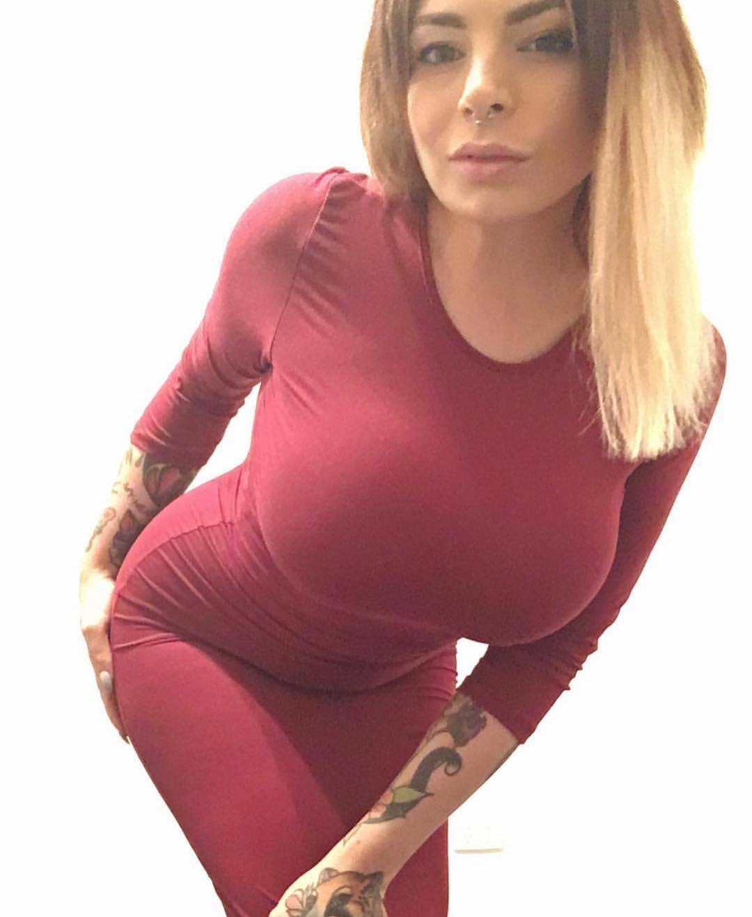 instagirlsme:  Join our beautiful @peggysue_winters as she streams live on the FB