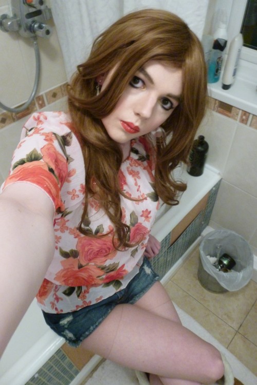 lucy-cd:  Pictures  More pictures of one of my favourite outfits, love it <3