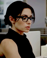 criminalminds-bestdamnshow: Shaw: *wears glasses* Me: ┐(‘～`；)┌ 