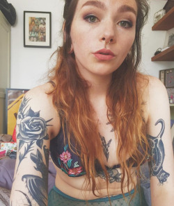 justanothertattoo-blog:  IG: Rosesavagetattoo