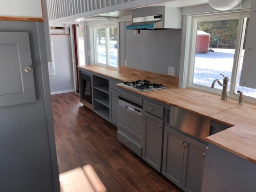 By Molecule Tiny Homes