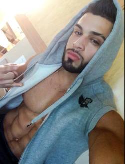 alphamusclehunks:  Today’s hunks of facebook.