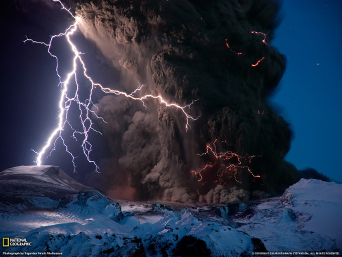 startswithabang:Mostly Mute Monday: Volcanic Lightning“During thunderstorms, approximately ten Coulo