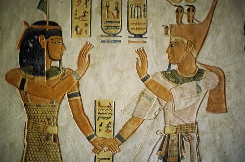 King Ramesses III holding hands with god Shu, wall painting from the tomb of Amun-her-khepeshef (QV5