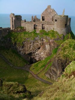 bonitavista:Dunluce Castle, Belfast Ireland  photo via laura