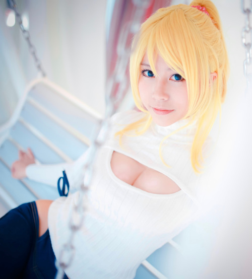 Eri Ayase 