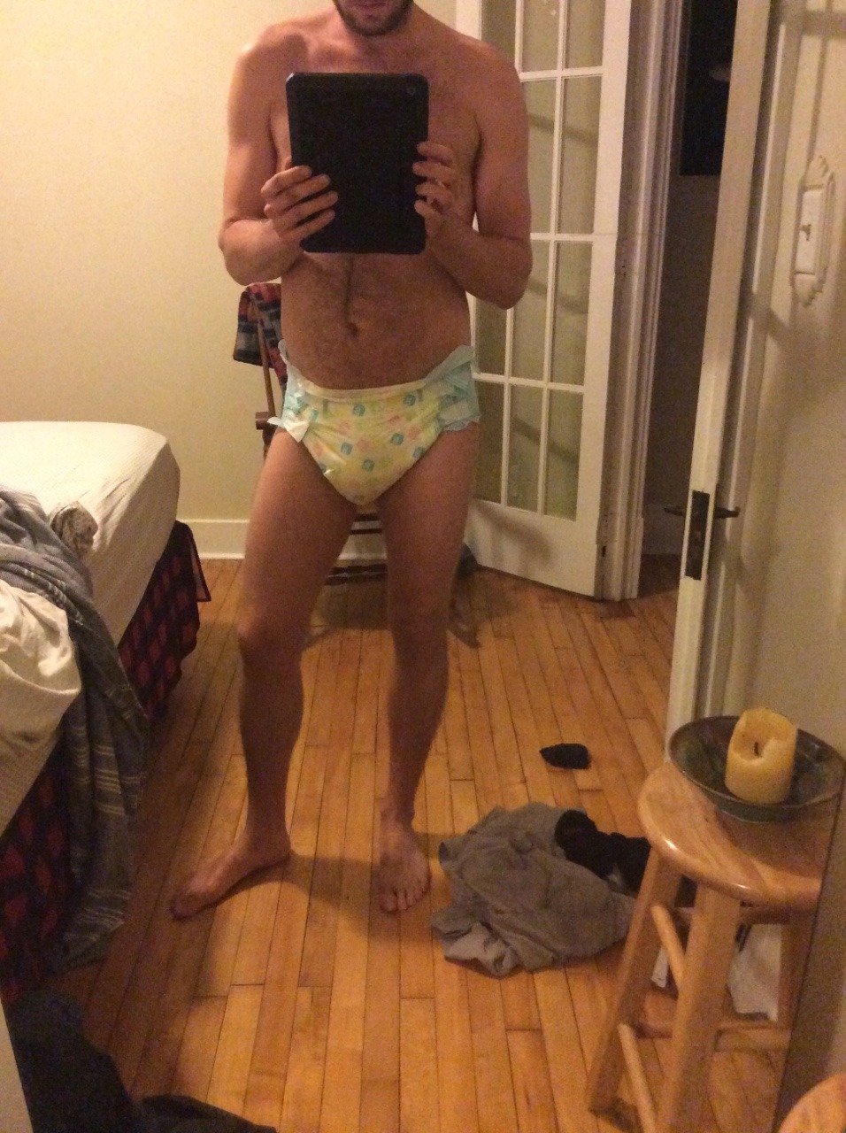 luckypig87:Rainy Saturday! A perfect day to be diapered and lay around in my pee