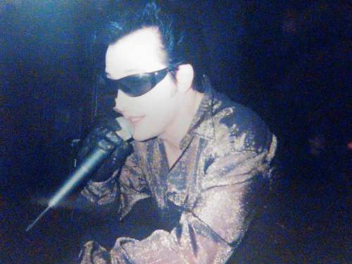 dykevanian:Dave Vanian @ the 9:30 club, Washington DC Feb 98