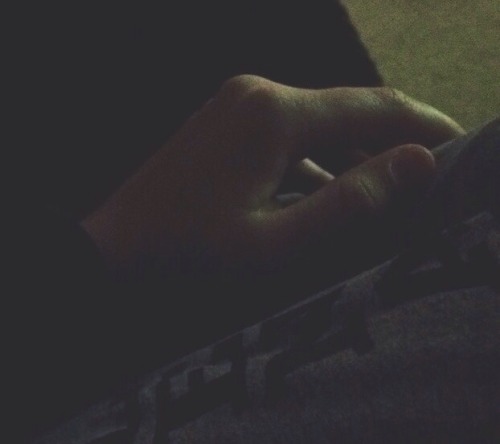 vaind:  these hands don’t touch you anymore these hands don’t hold you anymore you are not here what is the fucking point 